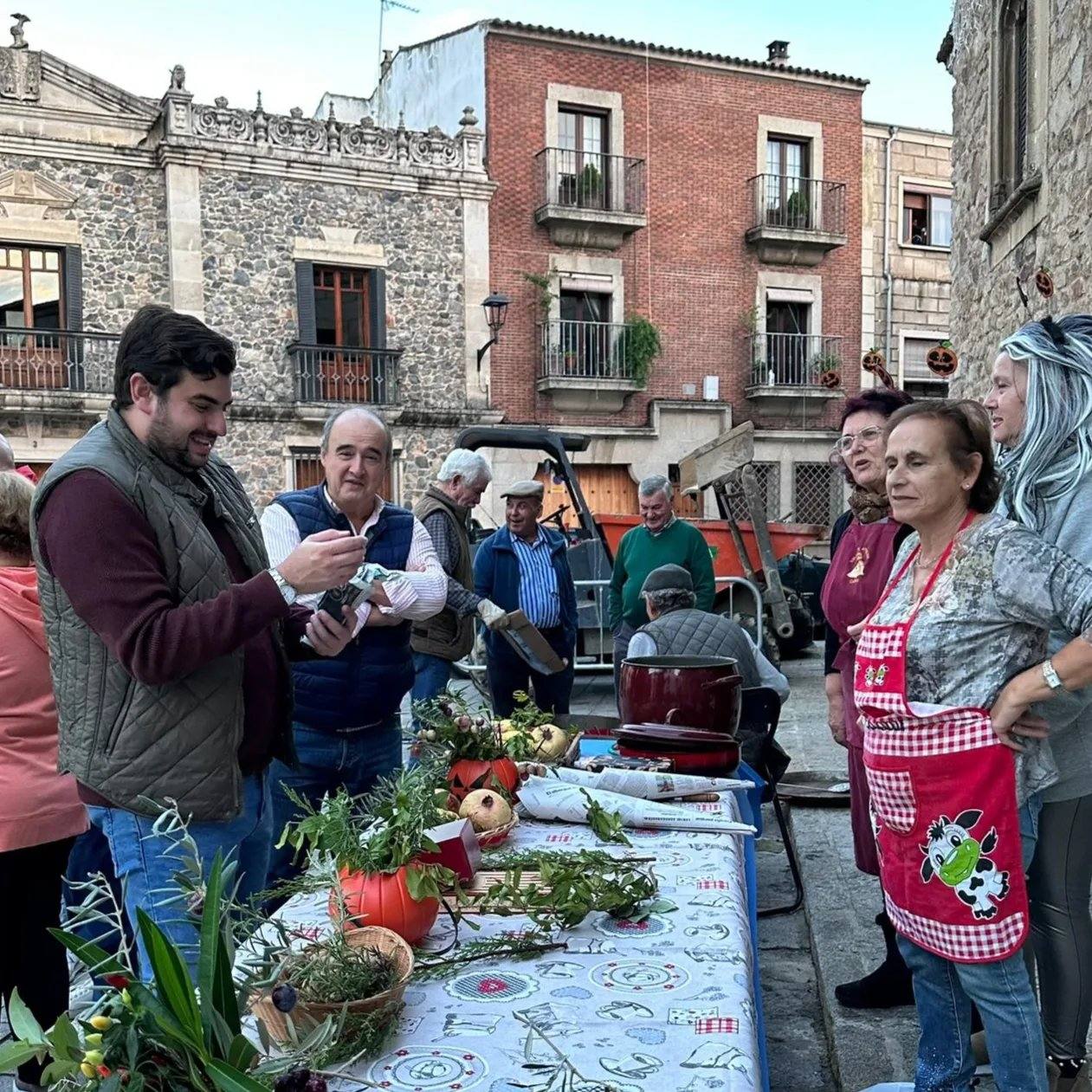 El II Festival de la Chaquetía acoge a cientos de caurienses en apoyo a AFA