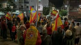 Decenas de personas se congregan en Coria contra la amnistía