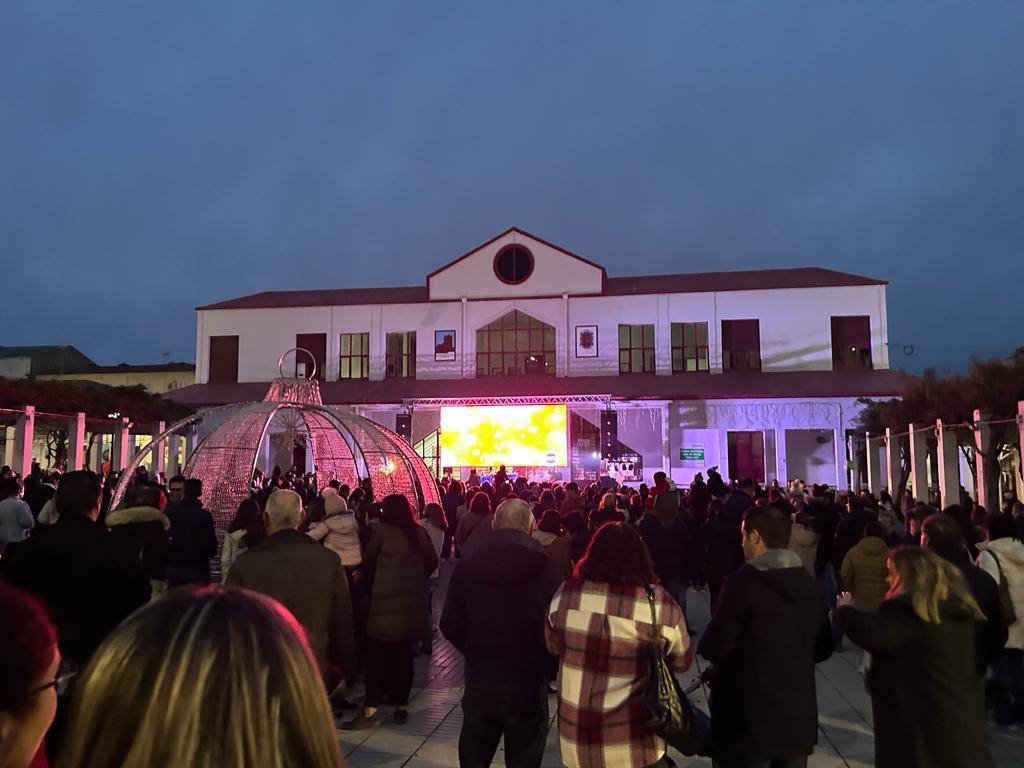 Coria da la bienvenida a la Navidad con el encendido de luces