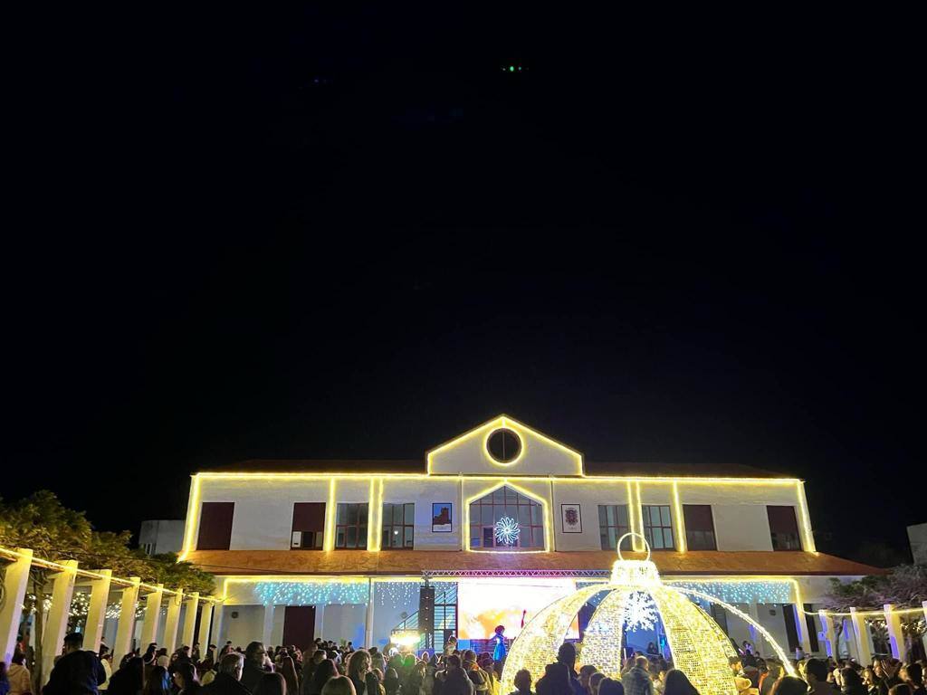 Coria da la bienvenida a la Navidad con el encendido de luces