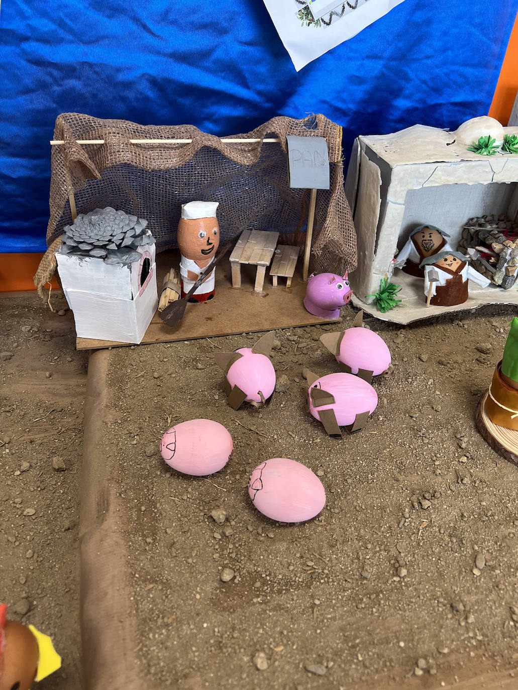 El San José Obrero de Rincón del Obispo crea un Belén con cáscaras de huevo