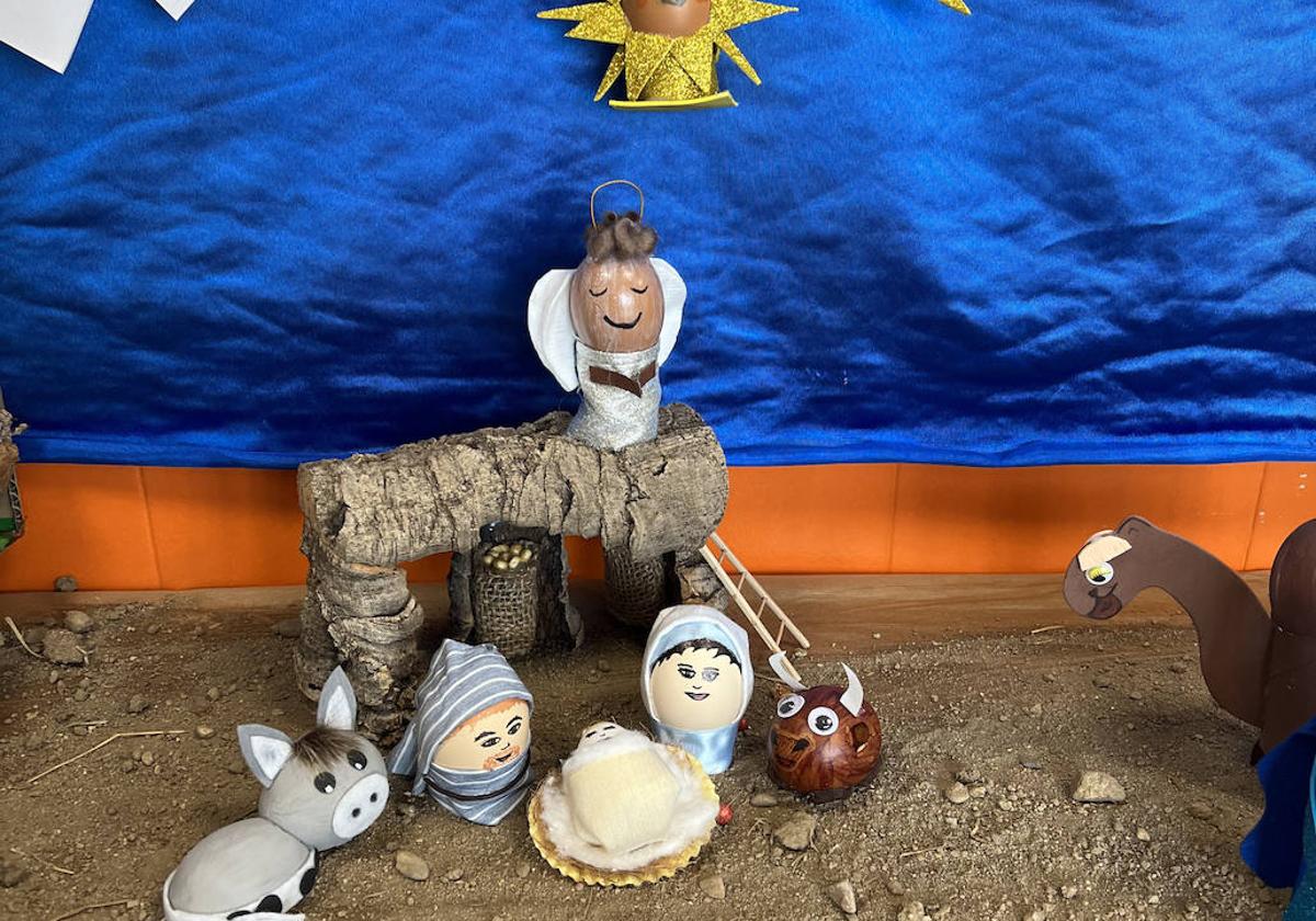 El San José Obrero de Rincón del Obispo crea un Belén con cáscaras de huevo