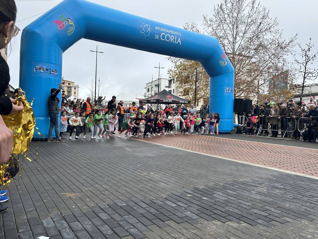 Participación masiva en la San Silvestre de Coria 2023