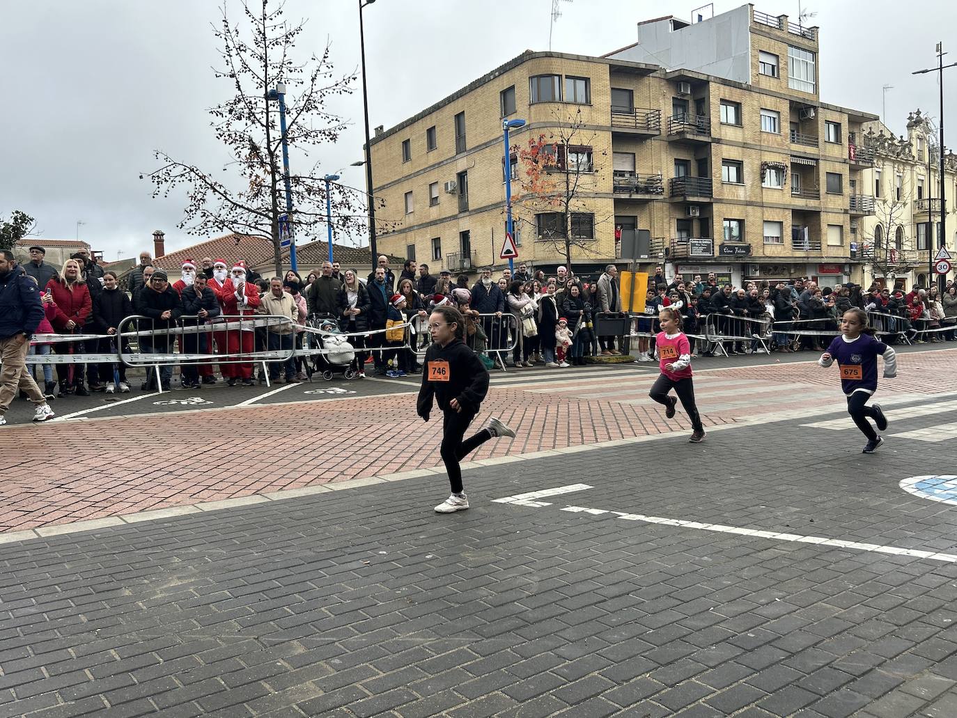 Participación masiva en la San Silvestre de Coria 2023