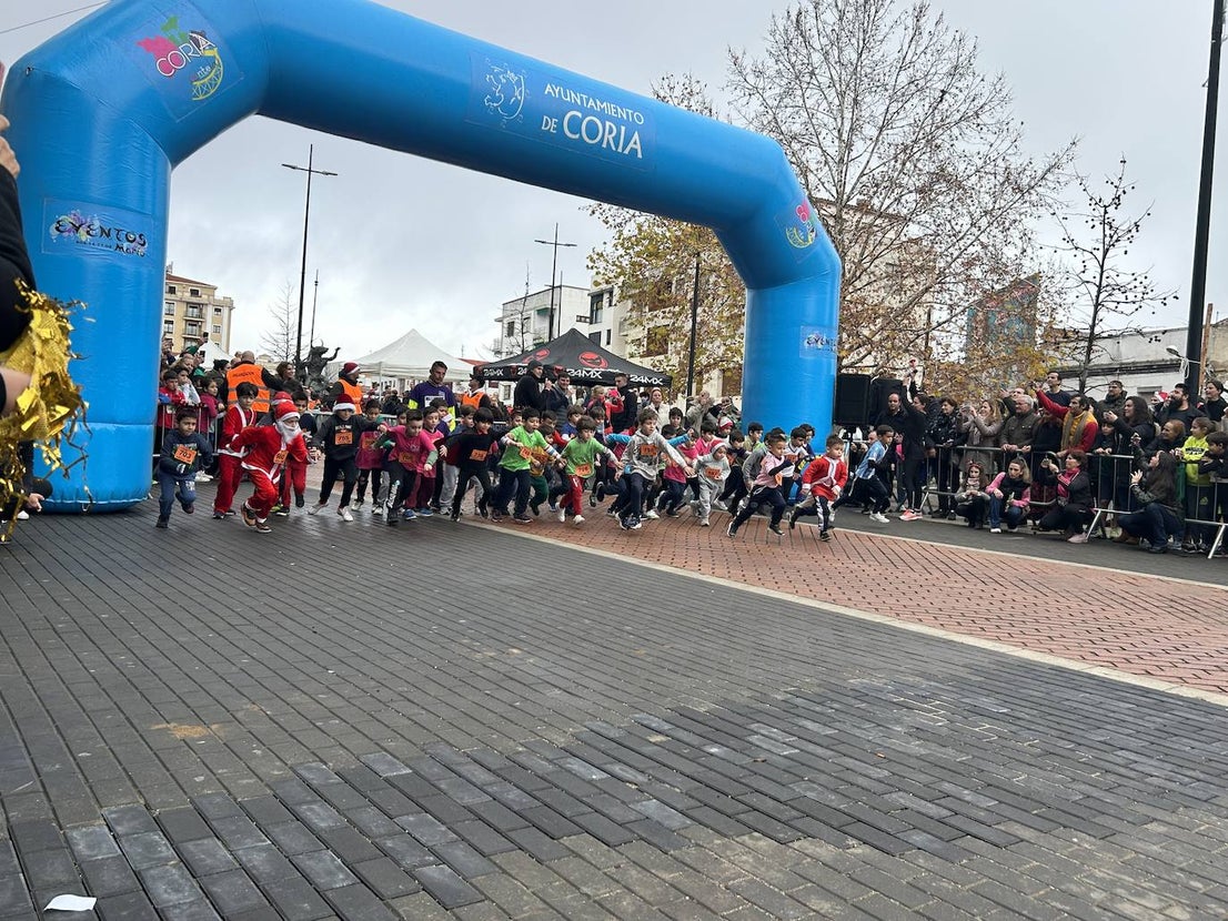 Participación masiva en la San Silvestre de Coria 2023