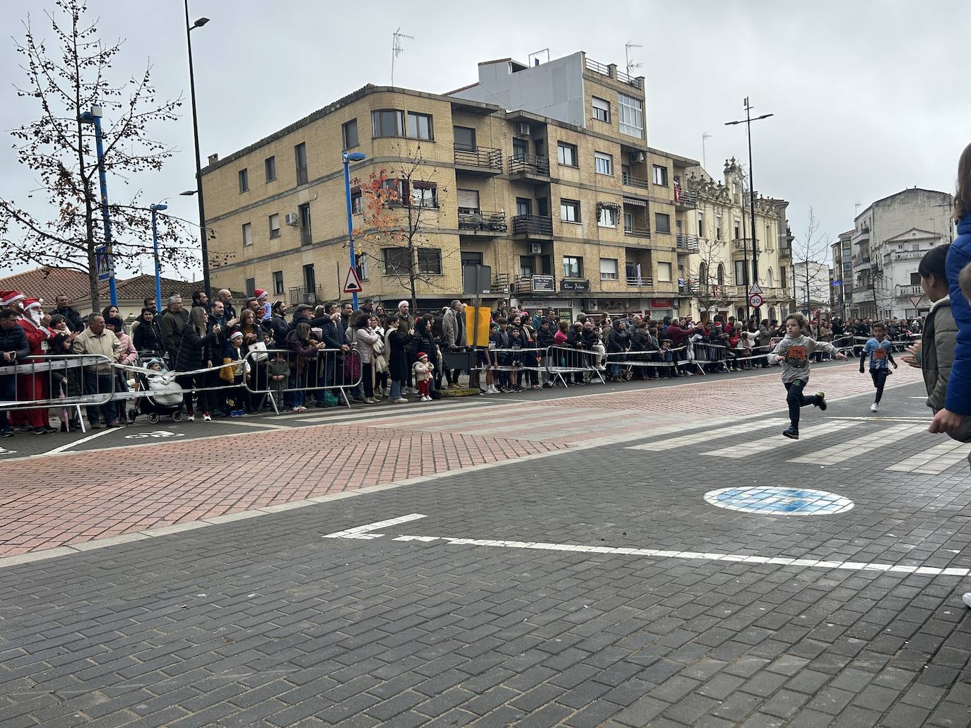 Participación masiva en la San Silvestre de Coria 2023