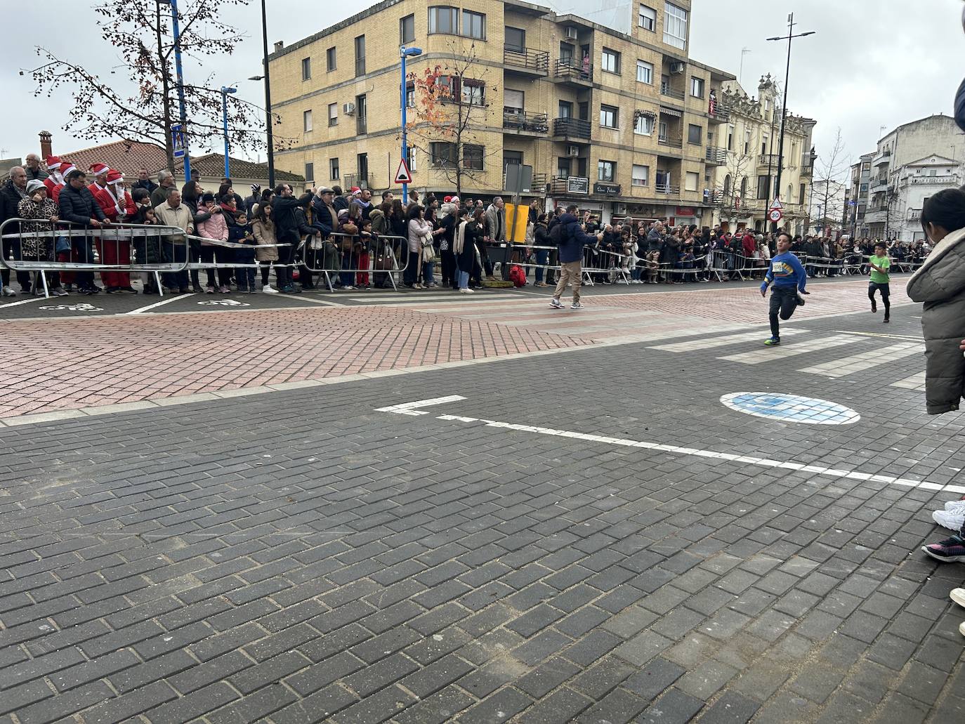 Participación masiva en la San Silvestre de Coria 2023