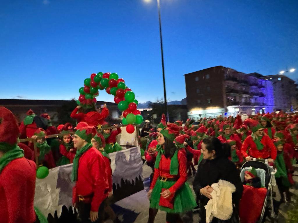 Cientos de caurienses acogen a los Reyes Magos en su llegada a Coria