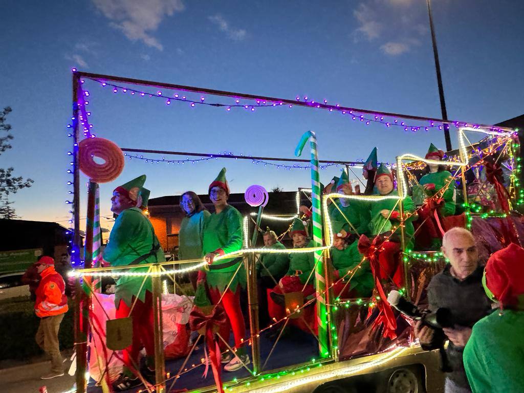 Cientos de caurienses acogen a los Reyes Magos en su llegada a Coria