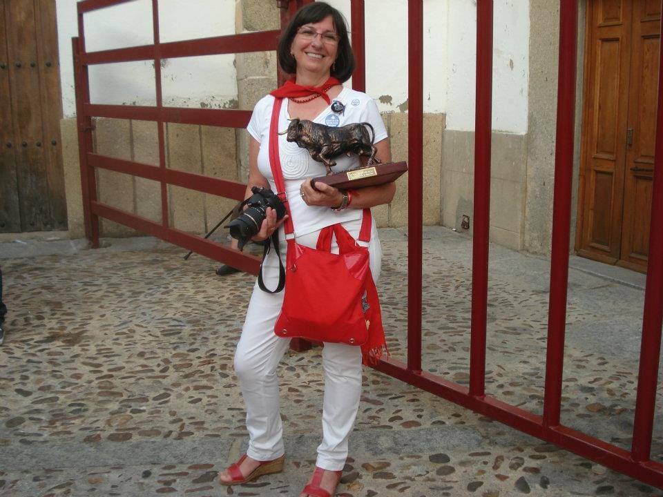 Lola Gordo con el trofeo.