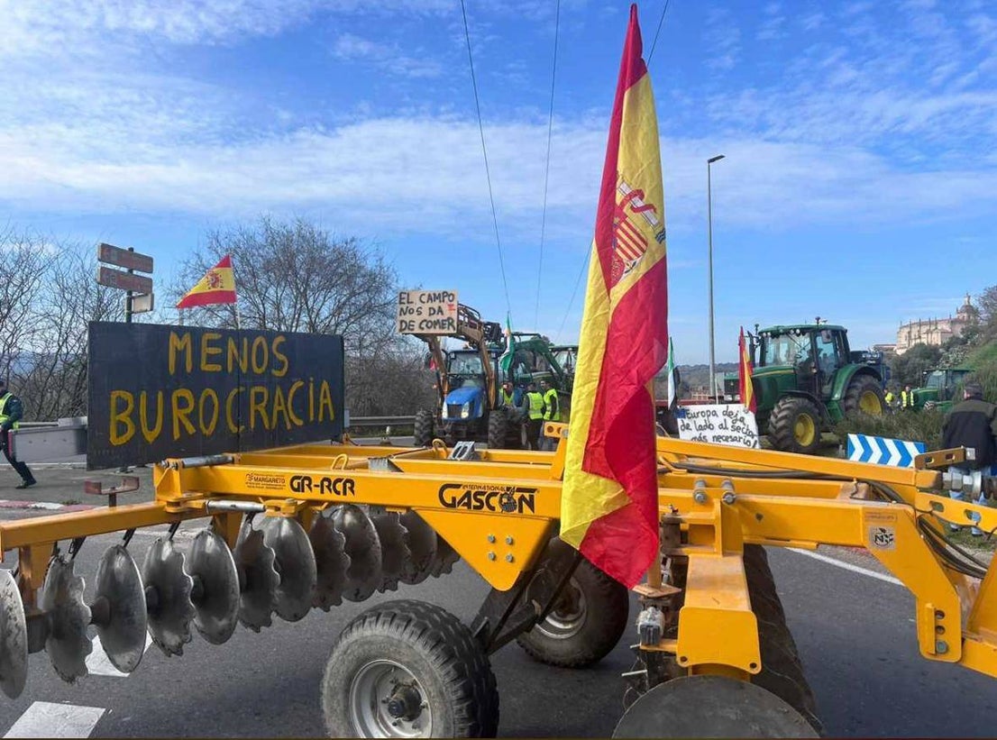 Los agricultores de Coria se unen a la jornada nacional de protesta en defensa del sector primario