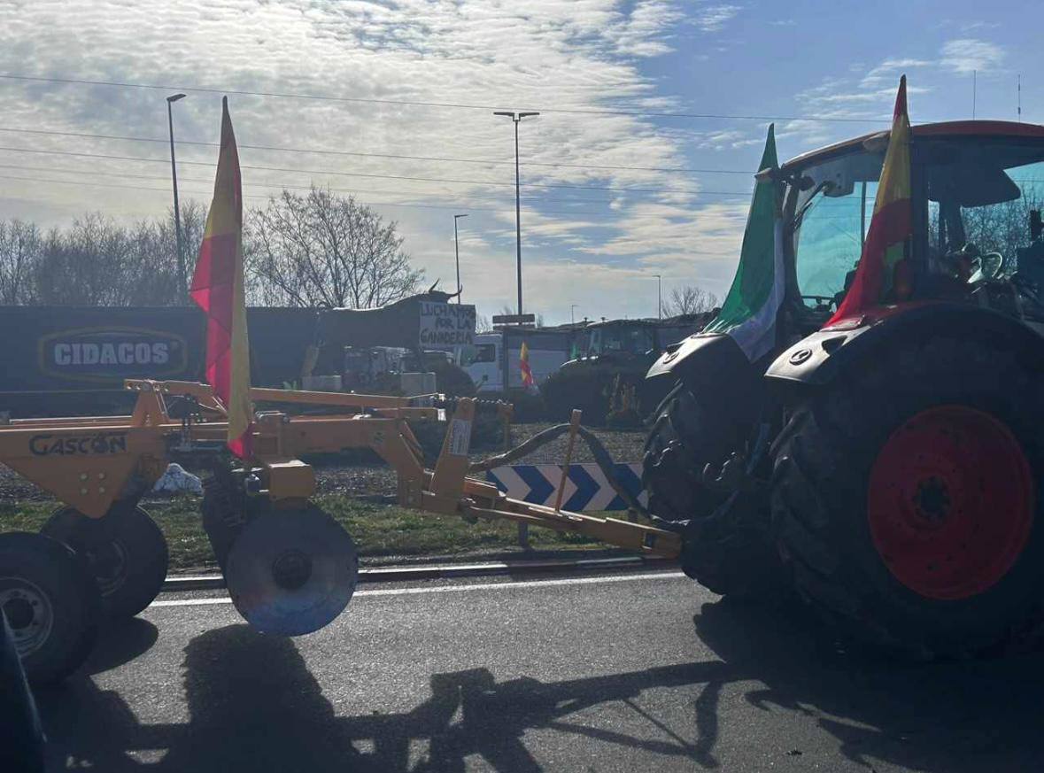 Los agricultores de Coria se unen a la jornada nacional de protesta en defensa del sector primario