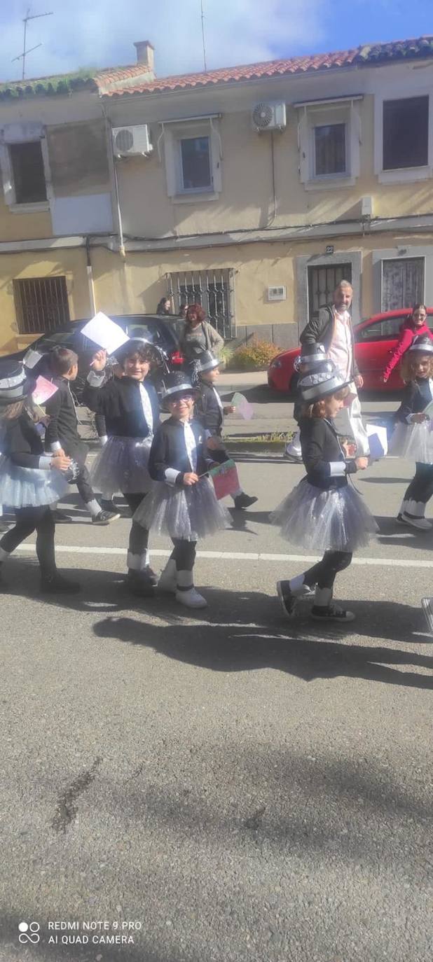 Coria finaliza el Carnaval 2024 con el esperado desfile educativo