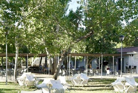 El ayuntamiento publica la convocatoria para la licitación del Bar de las piscinas de Coria