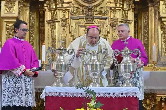Coria celebra la Misa Crismal: Ungidos para salir fortalecidos al mundo