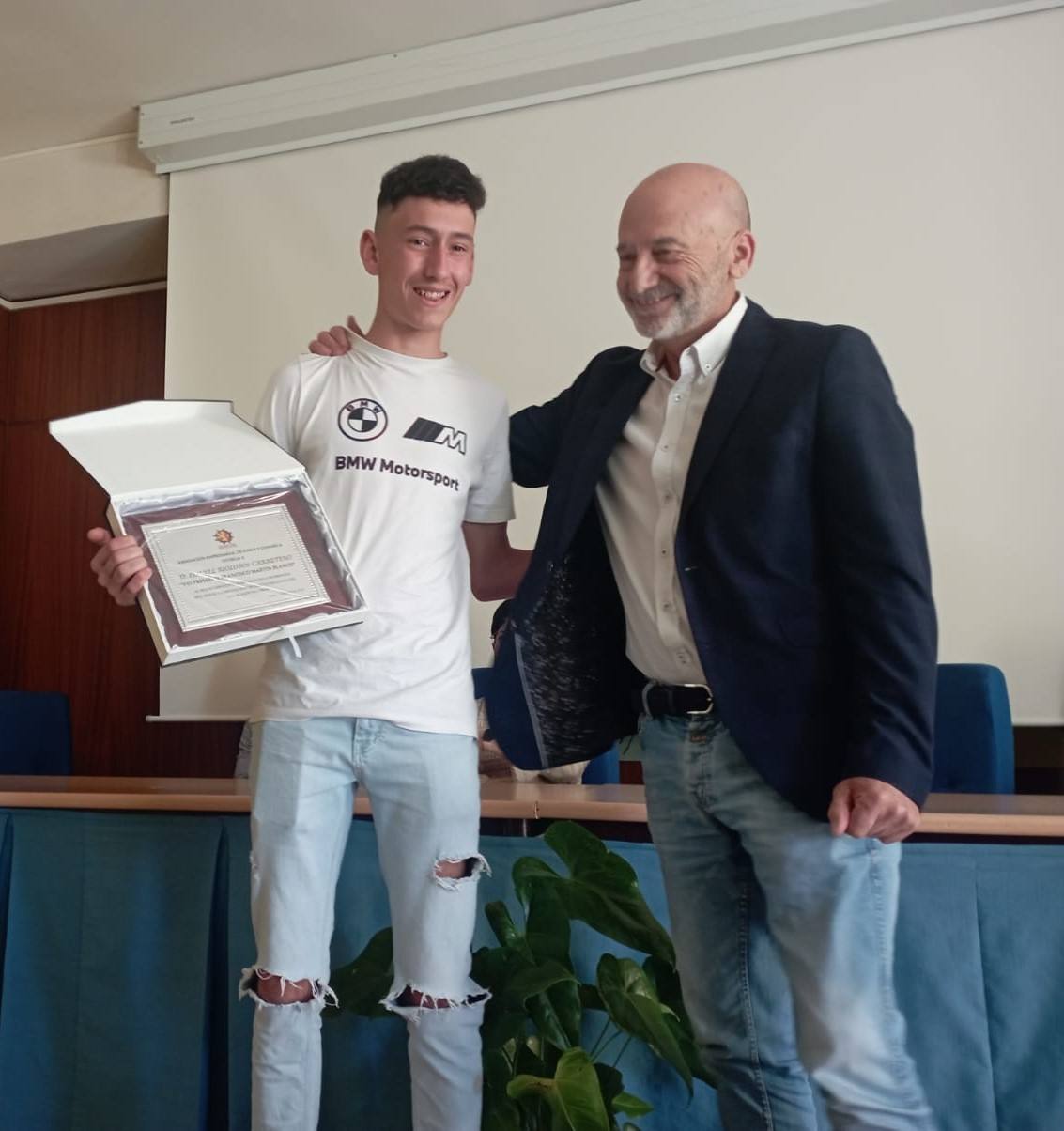 ASECOC reconoce a Ismael Riolobos Carretero por el mejor expediente académico de la especialidad de electromecánica