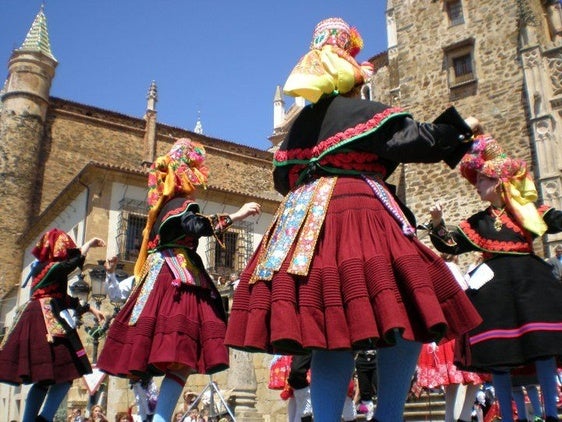 El Ayuntamiento de Montehermoso se declara 'Municipio comprometido con las lenguas de Extremadura'