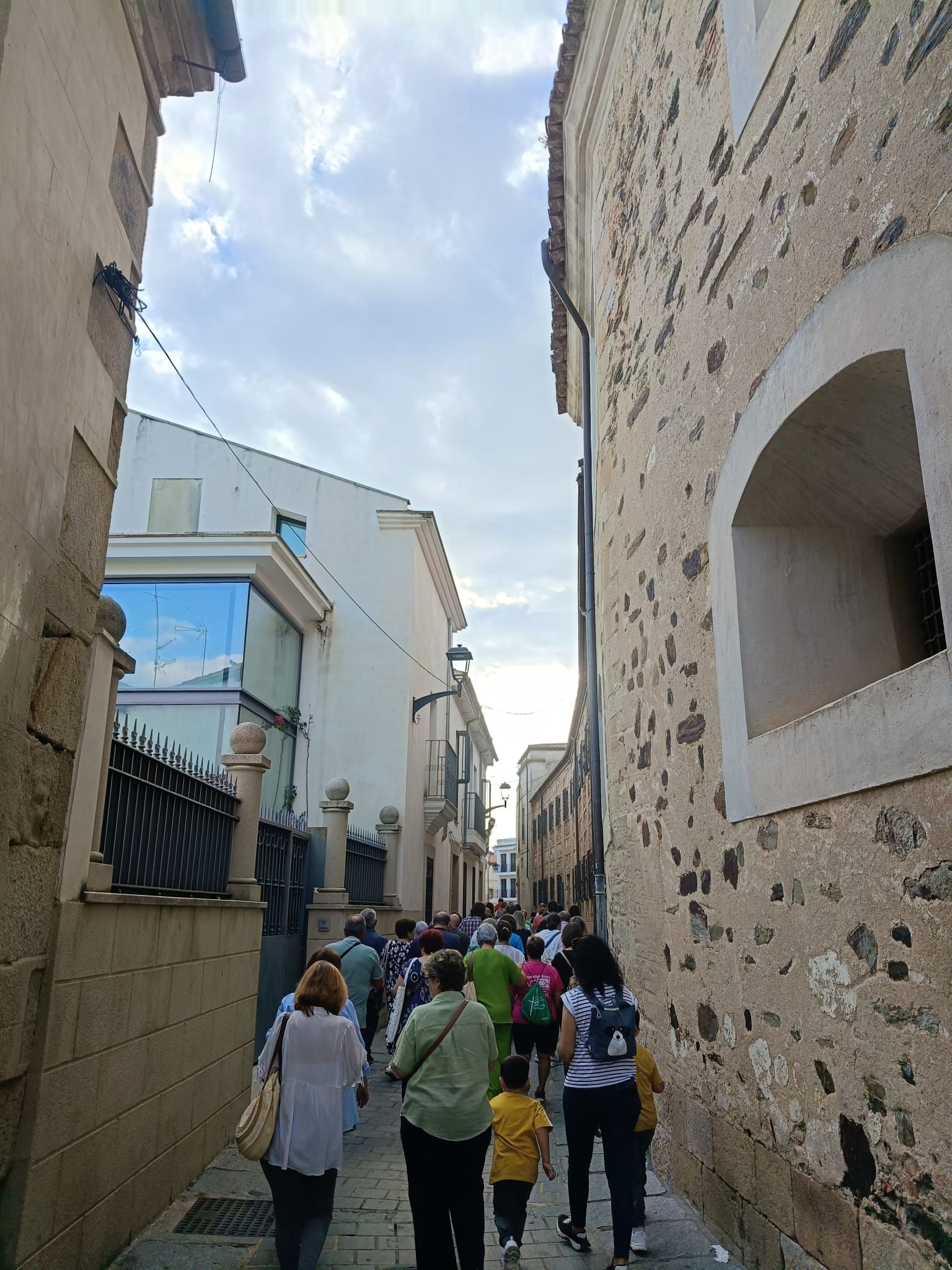 Éxito de la ruta «Caminando por el Recuerdo» en Coria