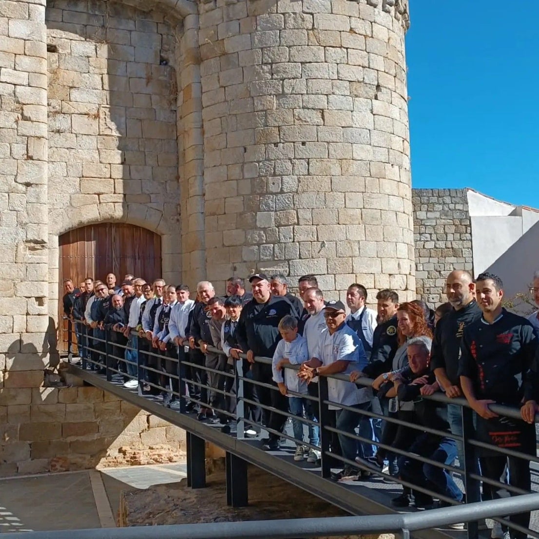 Éxito del IV Encuentro de Cortadores de Jamón a Beneficio de AXPAY celebrado en Coria