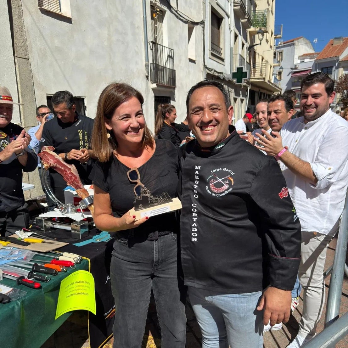 Éxito del IV Encuentro de Cortadores de Jamón a Beneficio de AXPAY celebrado en Coria