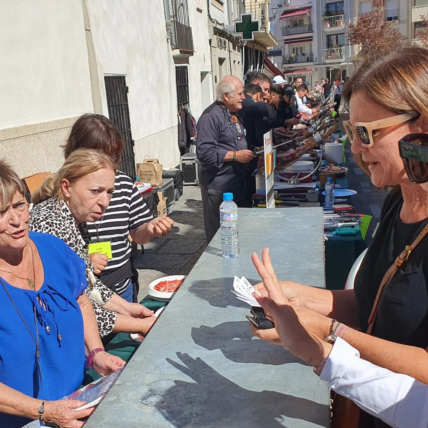 Éxito del IV Encuentro de Cortadores de Jamón a Beneficio de AXPAY celebrado en Coria