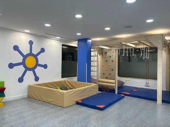 El Centro de Terapia Ocupacional «Sentidos» en Coria lleva un mes apoyando a la comunidad