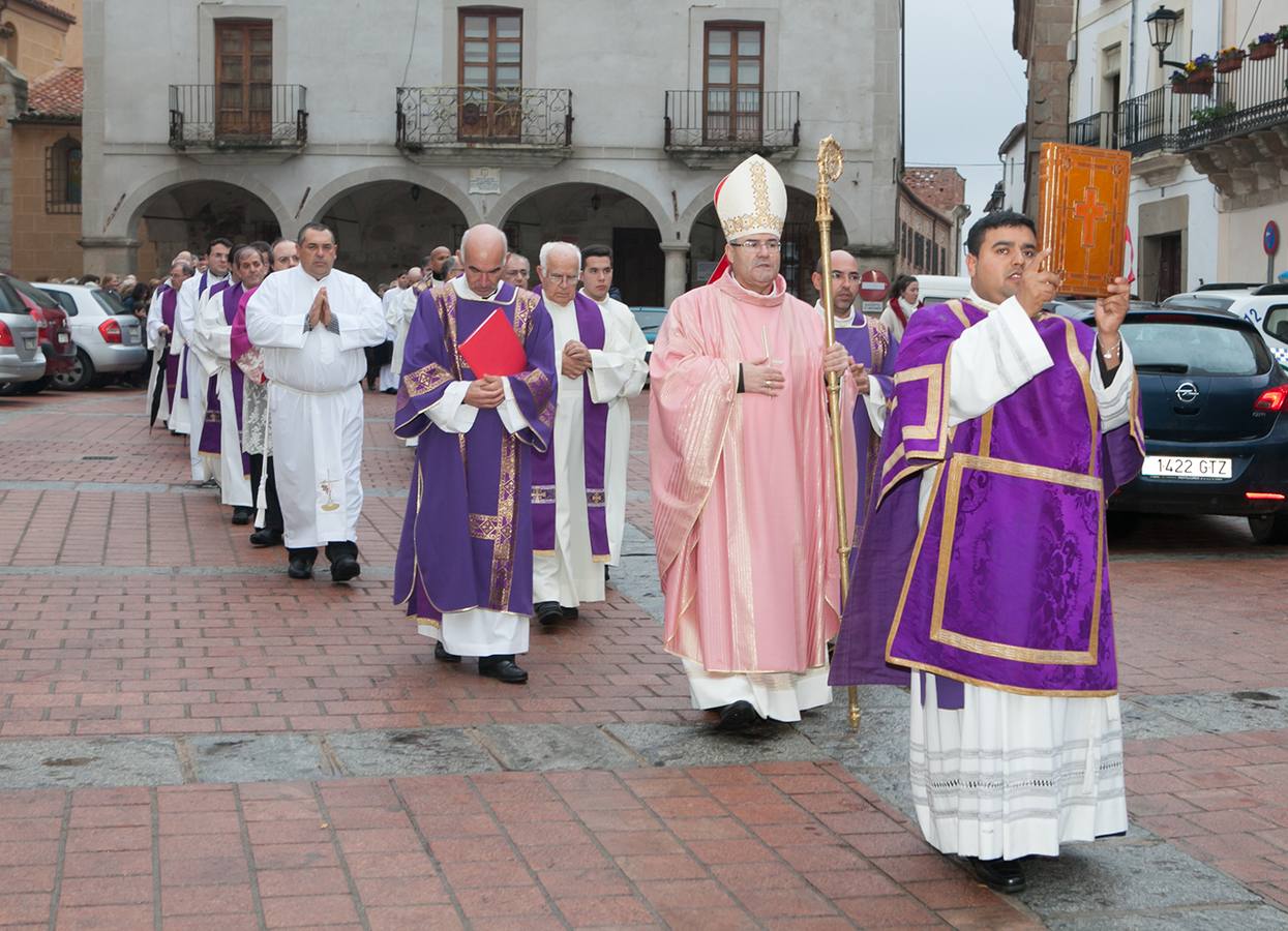 Procesión desde la parroquia de Santiago a la Catedra