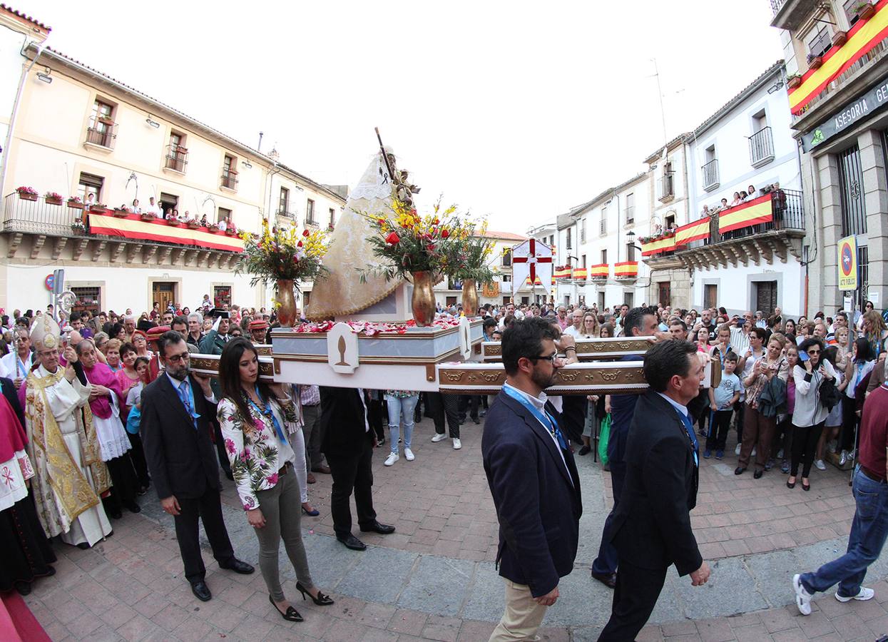 Llegada de la Virgen de Argeme a la plaza de España