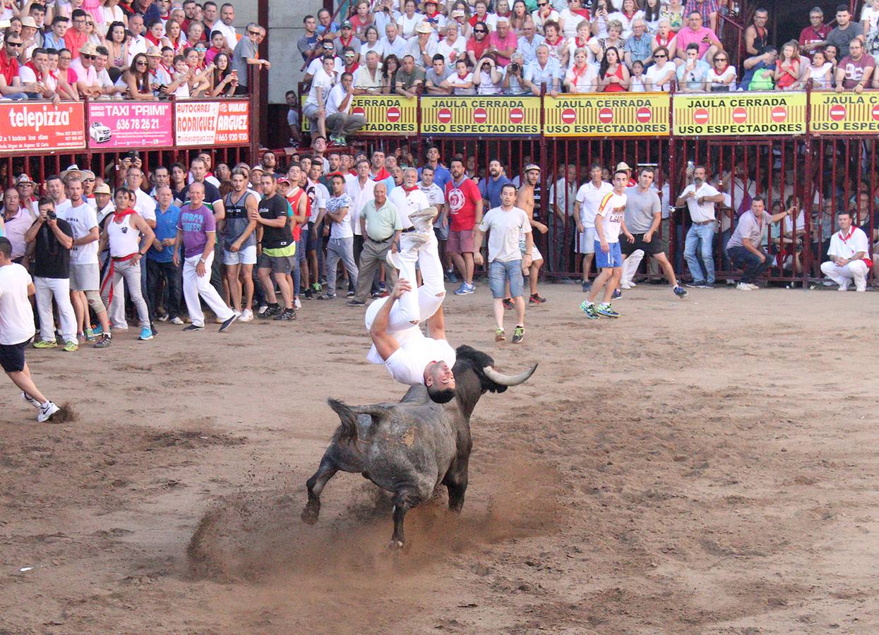Salto de un mozo a Playito