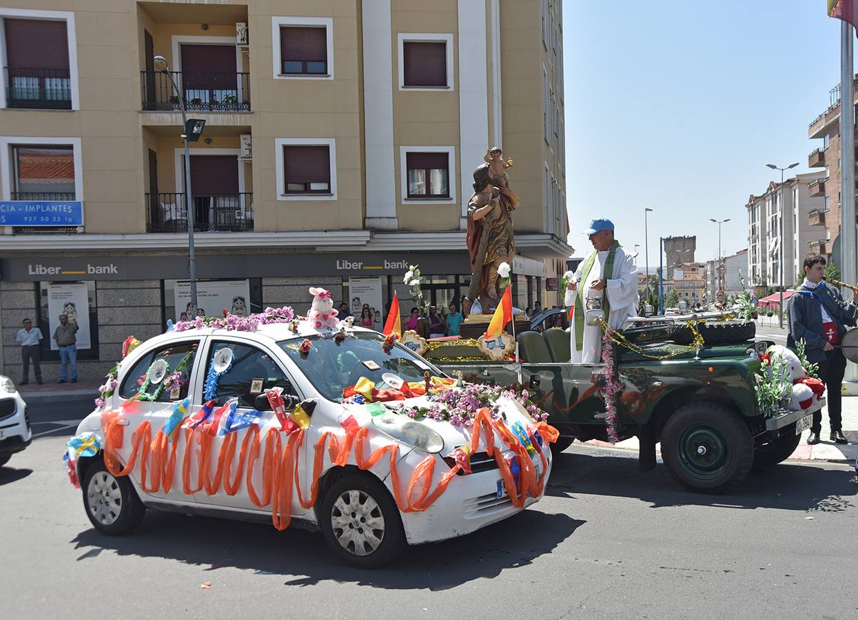 Bendición de vehículos en la procesión de San Cristóbal