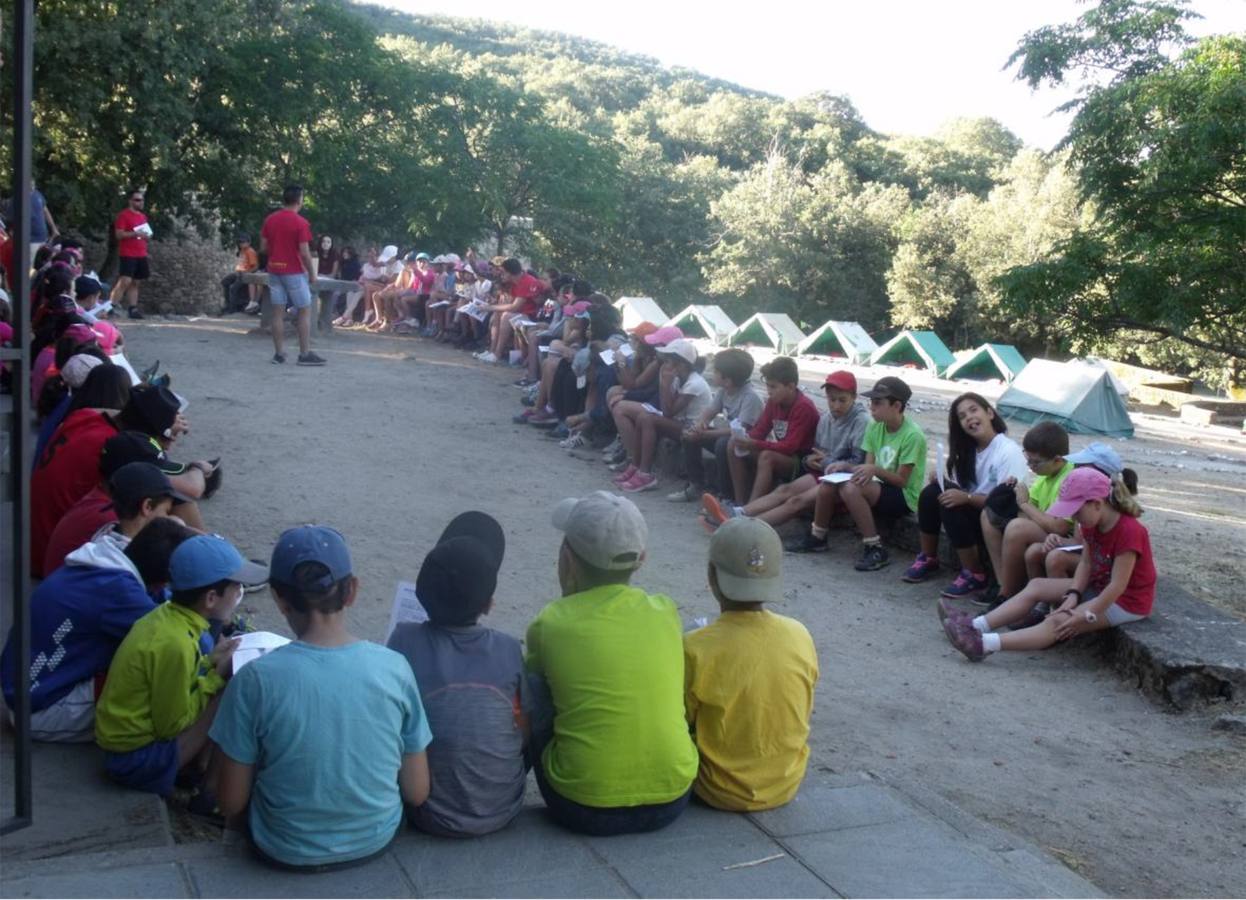 Niños en una de las actividades del campamento