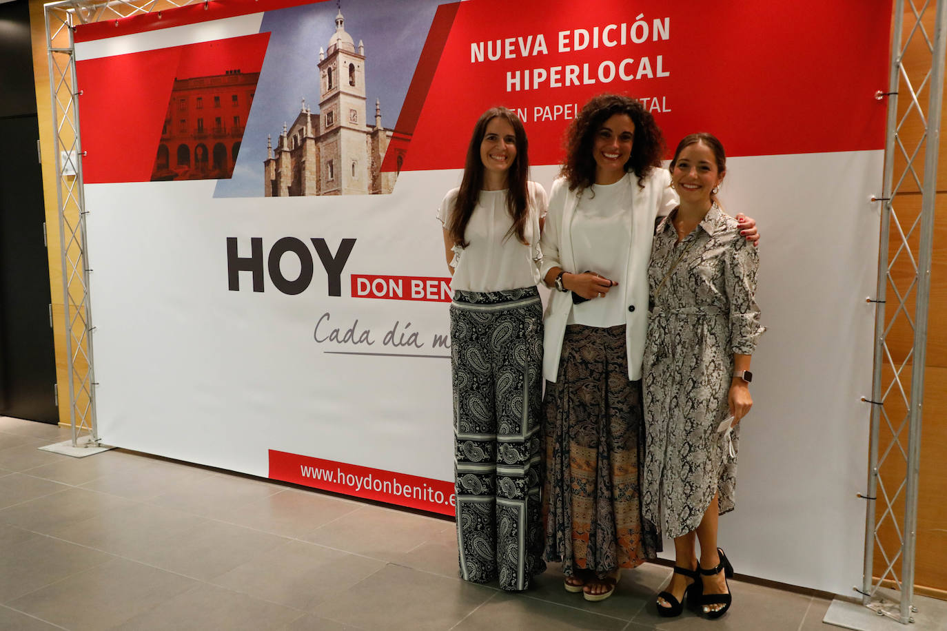 Un centenar de personas asistieron a la presentación.