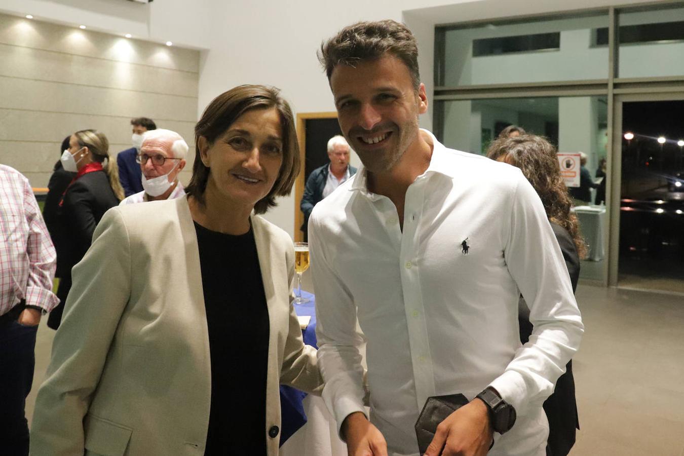 Los árbitros dombenitenses Paloma Quintero SIles y Jesús Gil Manzano.