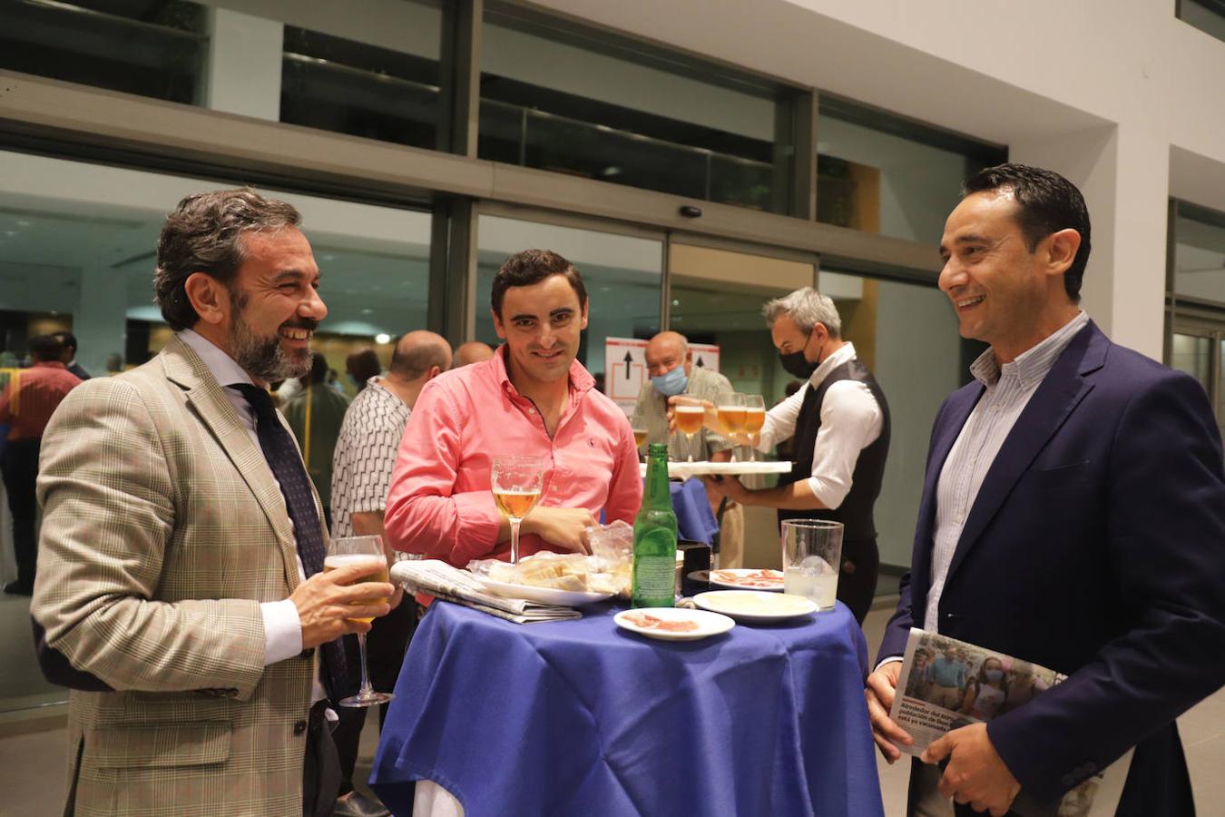 Un centenar de personas asistieron a la presentación