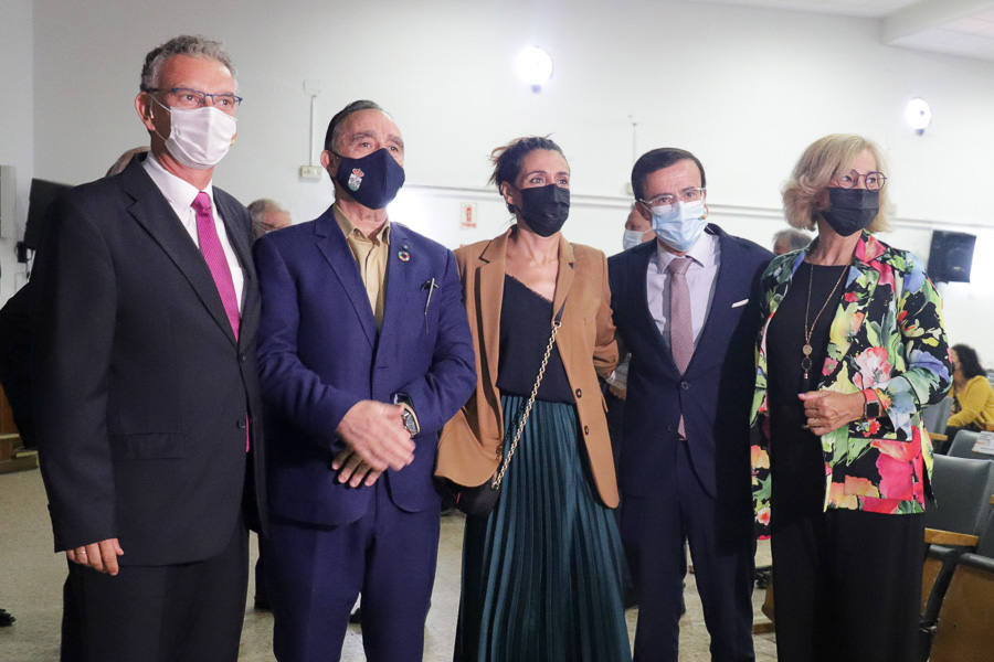 Alrededor de 230 personas han participado en este primer acto.