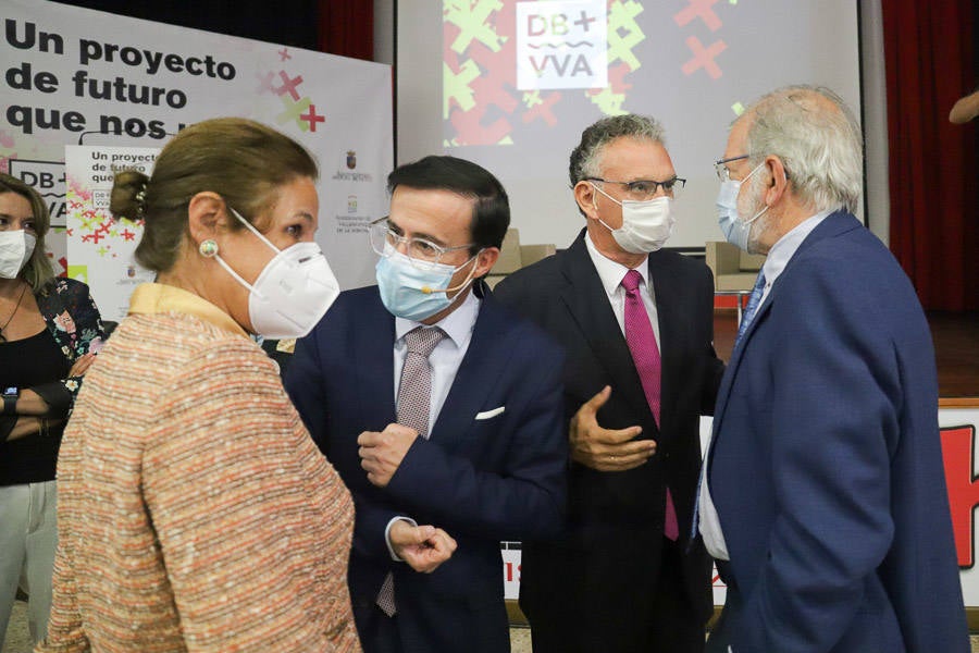 Alrededor de 230 personas han participado en este primer acto.