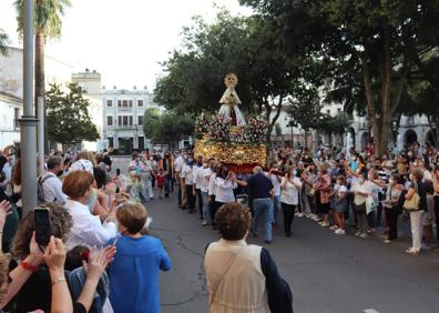 Imagen secundaria 1 - La llegada de la Virgen de las Cruces.