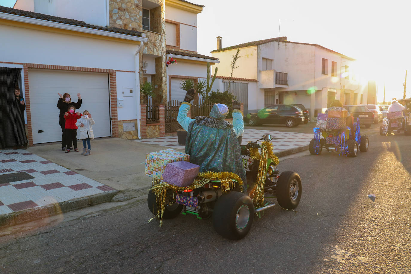 Vivares adaptó el pasado año su cabalgata con la visita en quad de los Reyes Magos. 