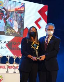 Imagen secundaria 2 - La emoción volvió a los Premios Alabán tras dos años de ausencia