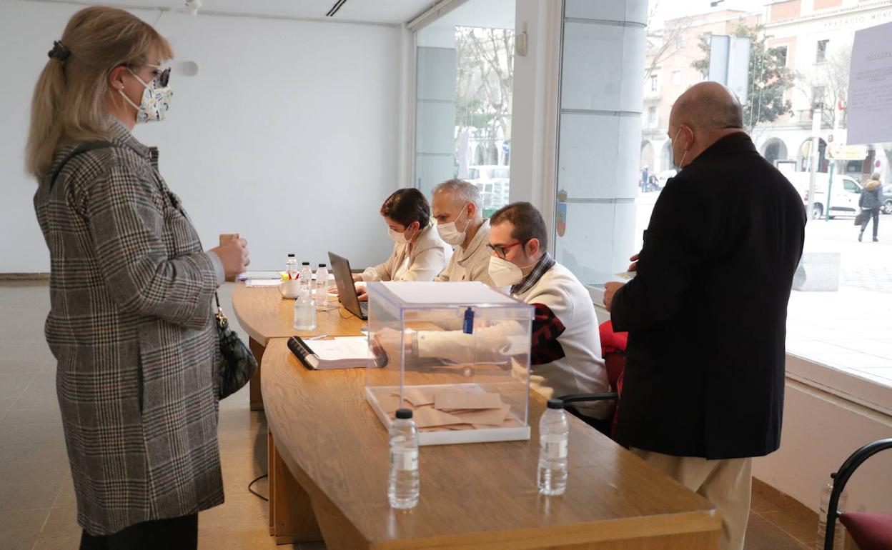 La mesa electoral ha estado abierta hoy durante cuatro horas. 