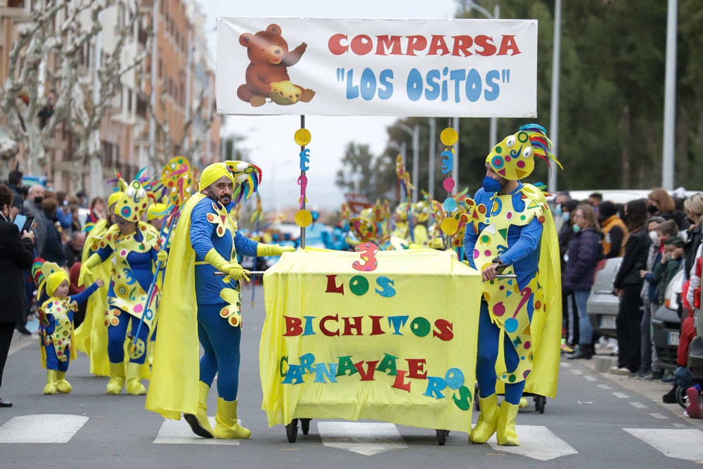 El mensaje de 'No a la guerra' estuvo presente en muchas de las comparsas. 