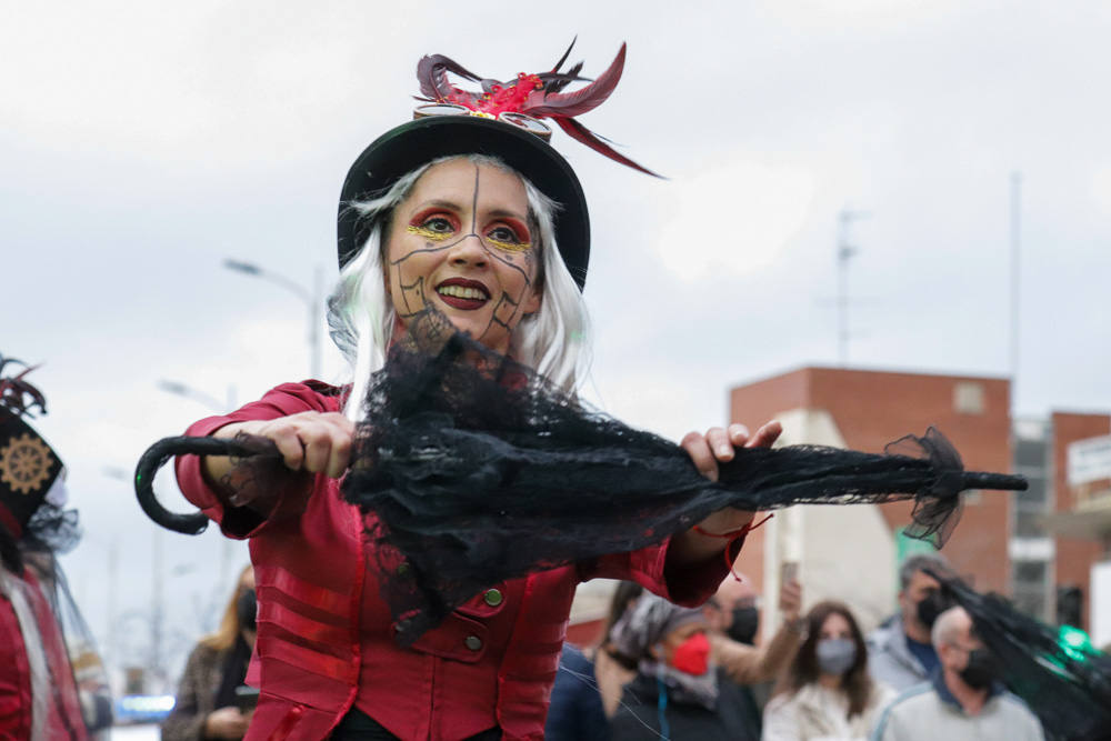 El mensaje de 'No a la guerra' estuvo presente en muchas de las comparsas. 