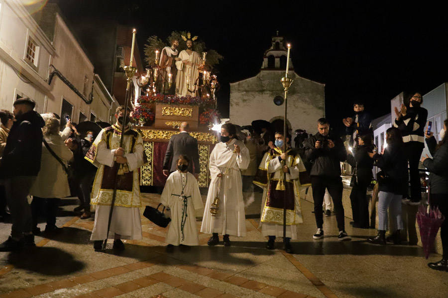 La lluvia no impidió el estreno del Cristo del Perdón en el Lunes Santo.