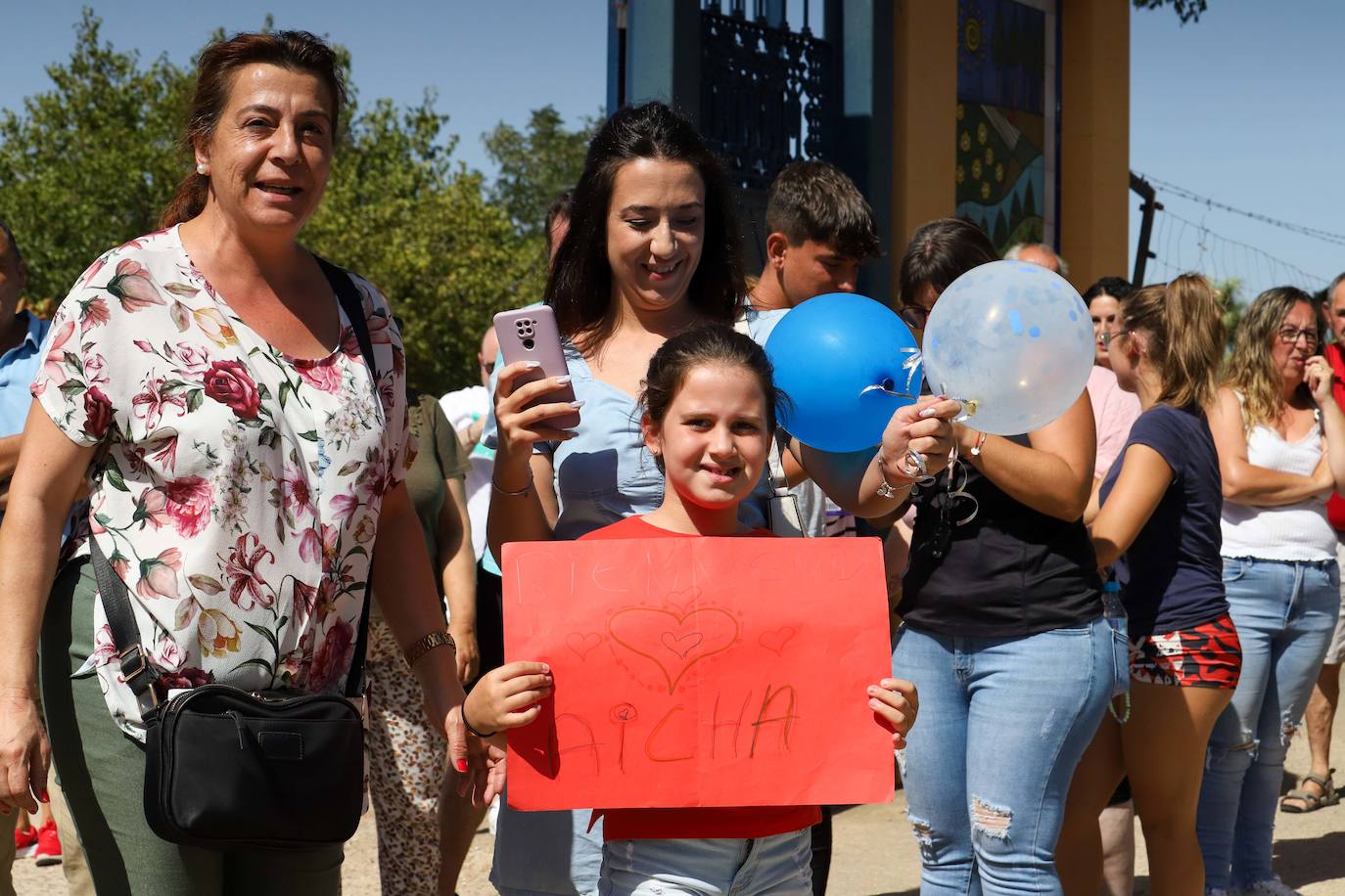 Niños y mayores se han emocionado con la llegada a Don Benito.