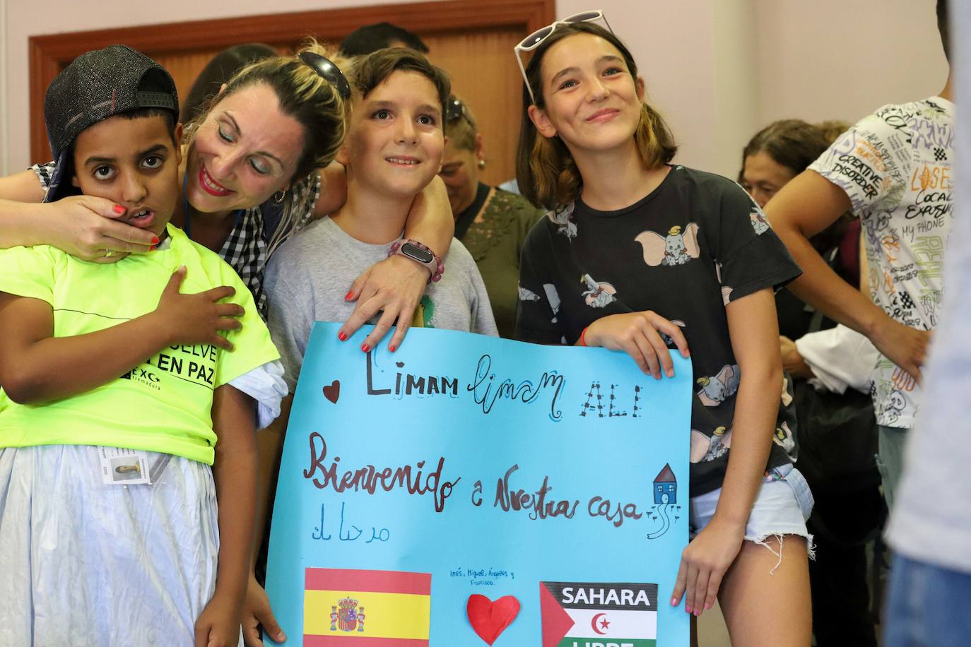 Niños y mayores se han emocionado con la llegada a Don Benito.