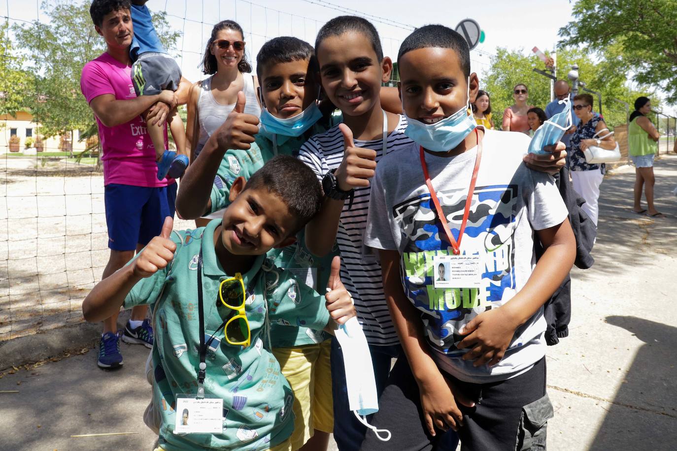 Despedida de los pequeños y sus familias en Don Benito.