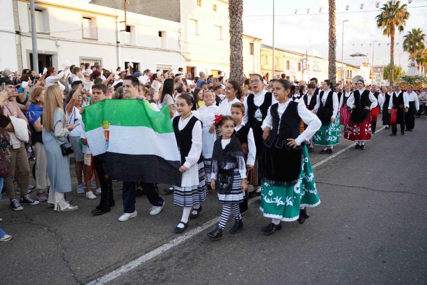 Recibimiento a la Virgen de las Cruces en Don Benito. 