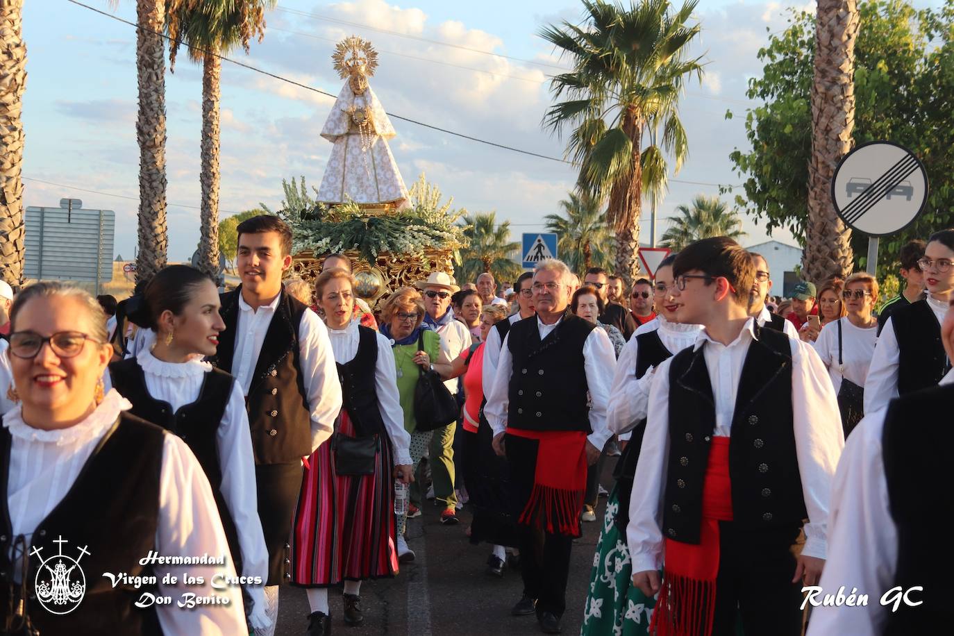 Recibimiento a la Virgen de las Cruces en Don Benito. 
