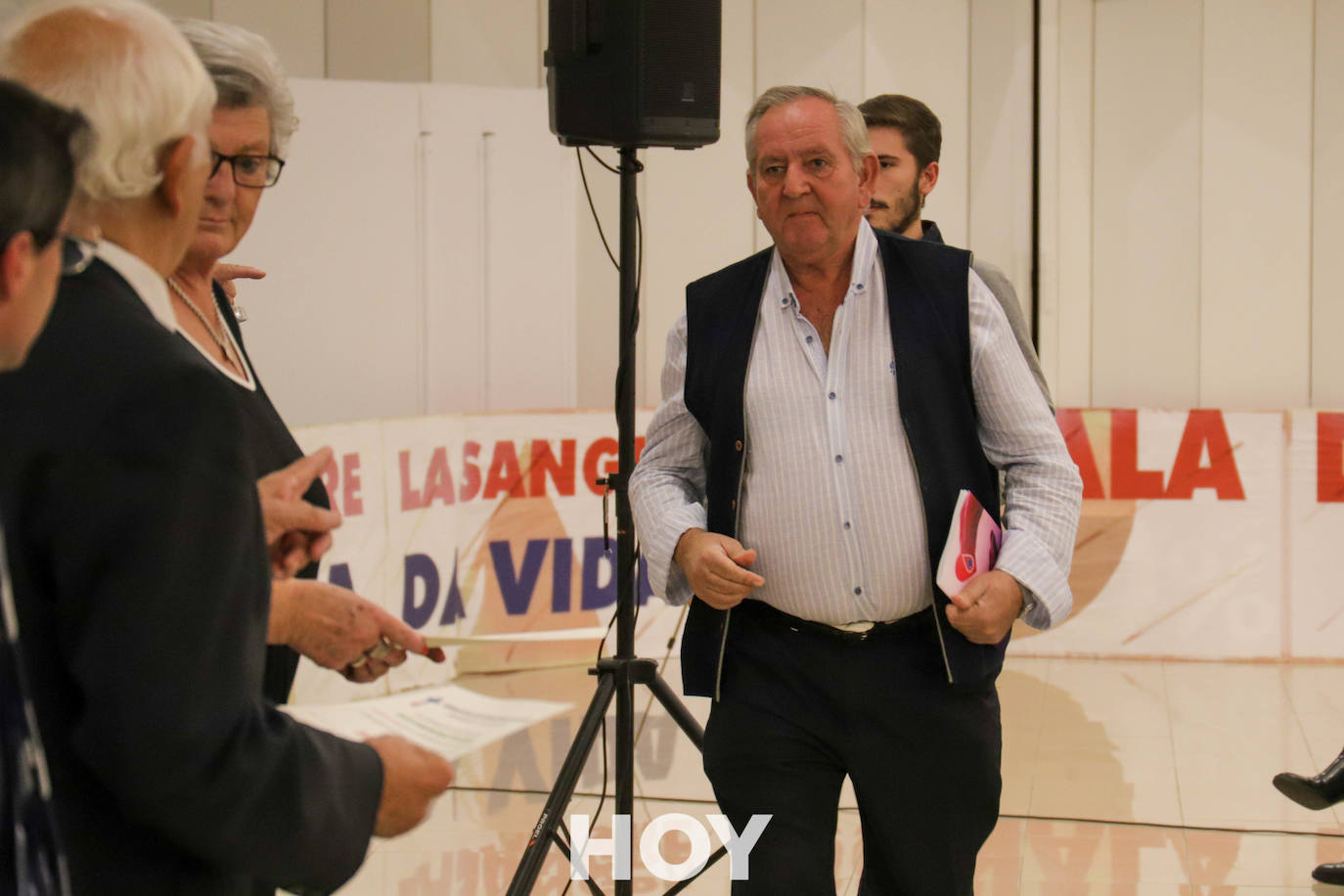 Los protagonistas fueron los donantes de sangre que recibieron distinciones por sus numerosas aportaciones. 