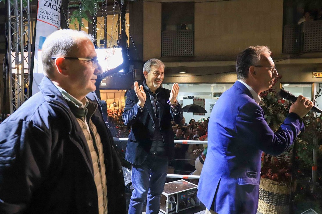 Carlos Sobera enciende la Navidad en Don Benito. 